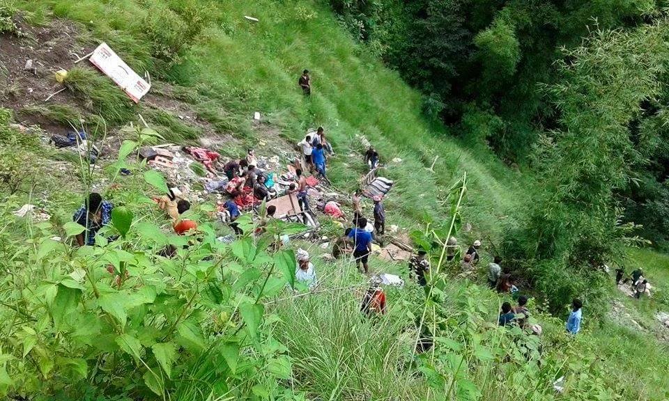 काभ्रे बस दुर्घटना मृत्यु हुनेको संख्या ४० पुग्यो