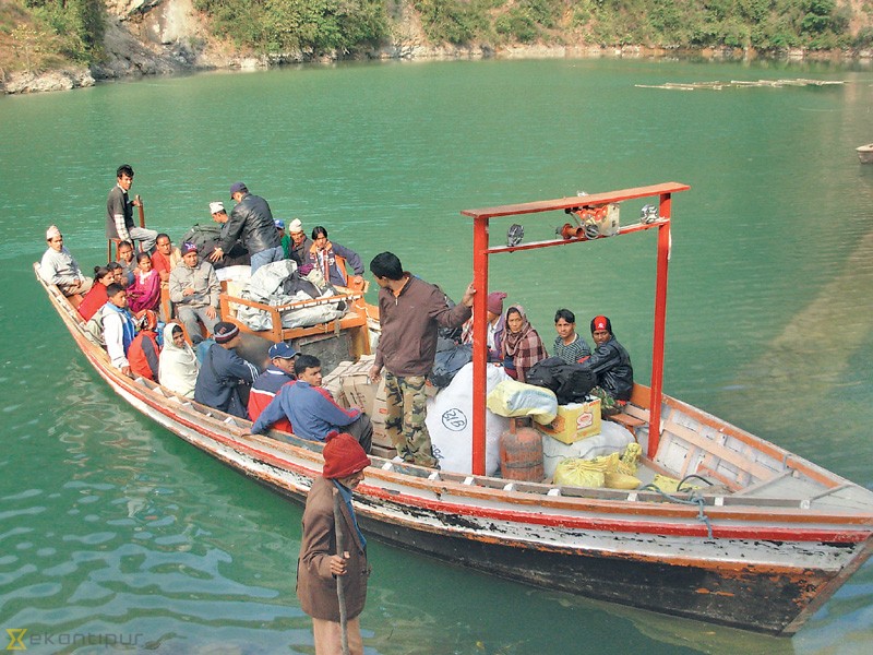 स्टिमर सेवाले आन्तरिक पर्यटकमा बृद्धि