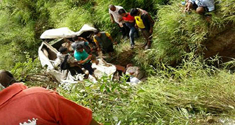 जन्तीबस दुर्घटना ४ जनाको मृत्यु