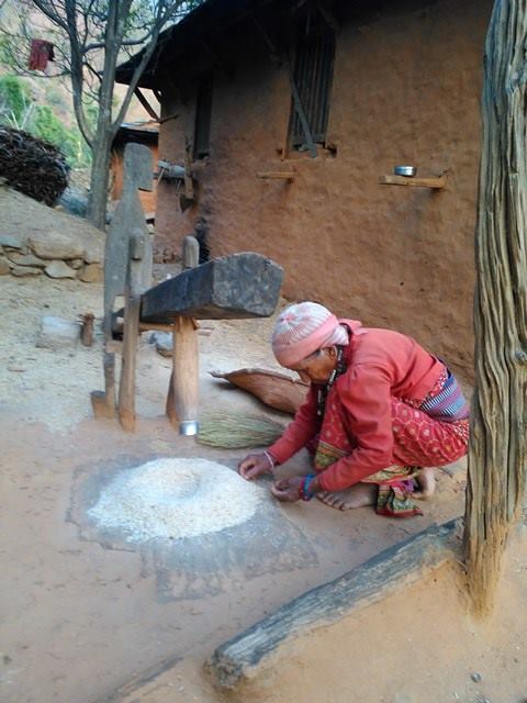 ८४ वर्षीया आमाकाे ढिक्की-जाँताे मोह