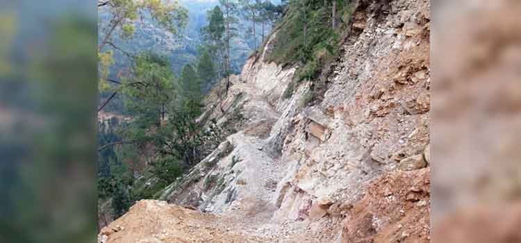 निर्माण कम्पनीको चरम लापरवाहीः ७ बर्ष बितिसक्दा पनि मध्यपहाडी पुष्पलाल लोकमार्ग जाजरकोट खण्डको ट्रयाक खुल्न सकेन