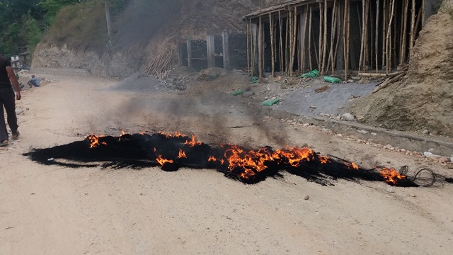 जाजरकोटमा अनिश्चितकालिन यातायात सेवा बन्द