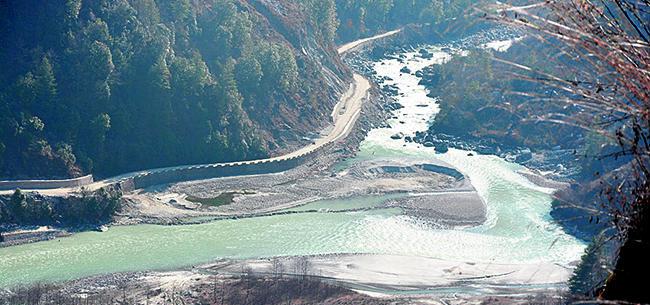 संखुवासभामा बरुण नदीले अरुण नदी रोकिदियो, ३ किमीको बाँध नै बन्यो