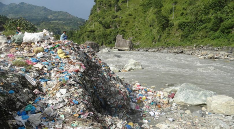 पर्यटकीयस्थलमा फोहरमैलाको डंगुर