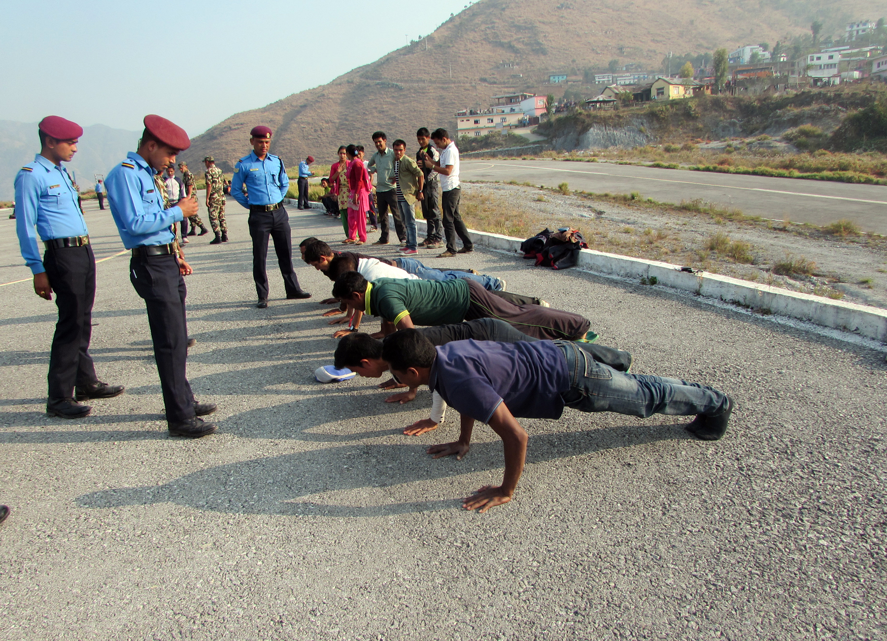 बजेट भएन, म्यादीले पोसाक नपाउने