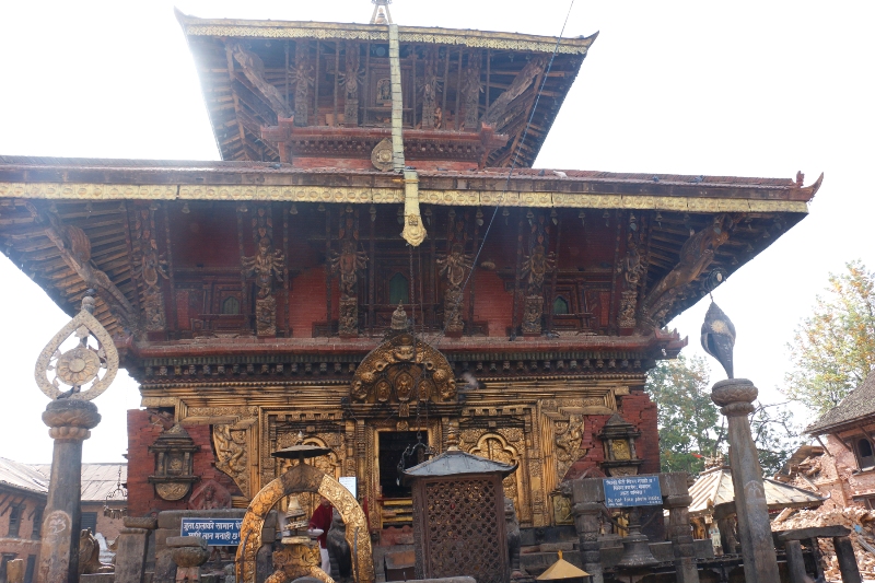 चन्दा उठाएर मन्दिर निर्माण