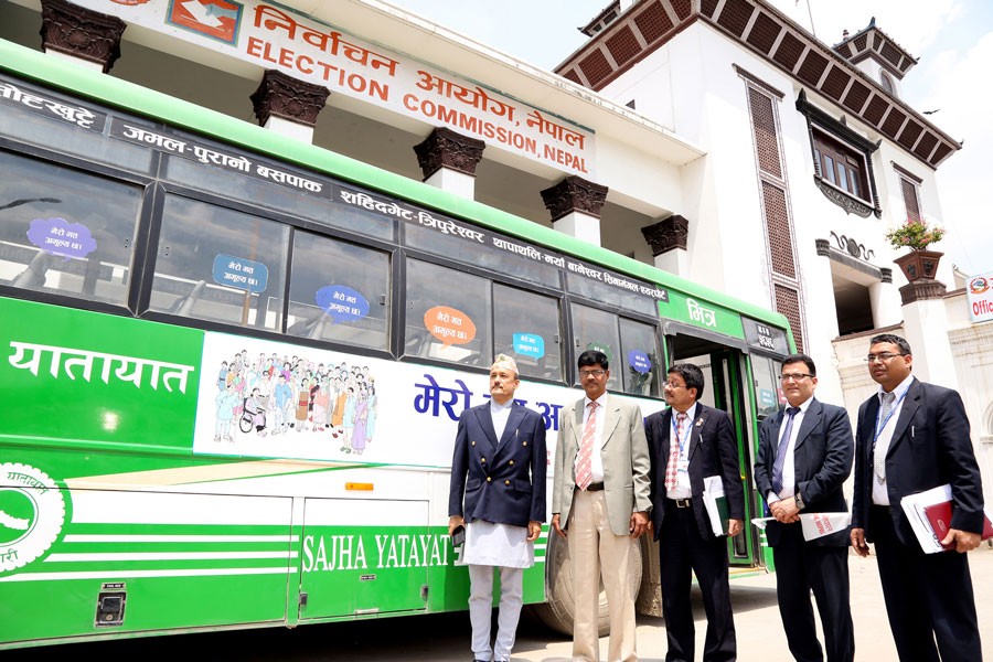 काठमाडौं उपत्याकामा चुनावी सन्देश दिँदै साझा यातायात 