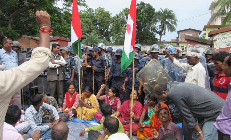 प्रहरी र राजपा कार्यकर्ताबीच सप्तरीमा झडप