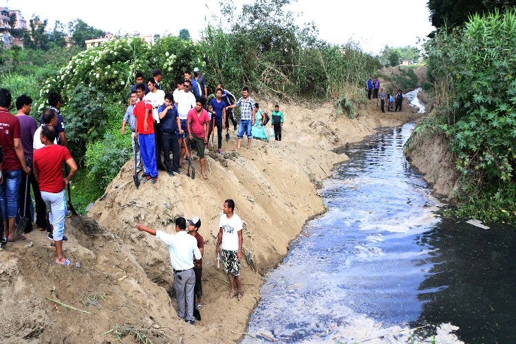 रातभरमा हनुमन्ते खोला फर्काइयो