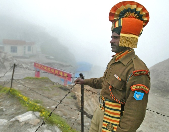 सिक्किम क्षेत्रमा भारतीय र चिनियाँ सैनिकबीच झडप, चीनद्वारा २ वटा बंकर ध्वस्त