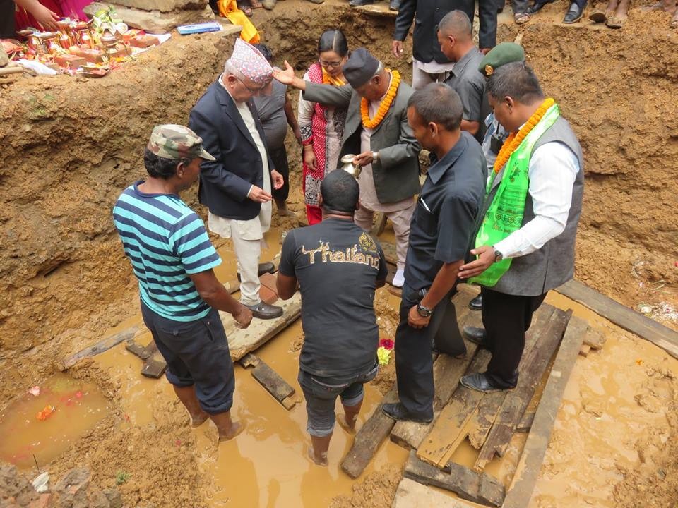 केपी ओली पुगे मन्दिरको शिलान्यासमा !