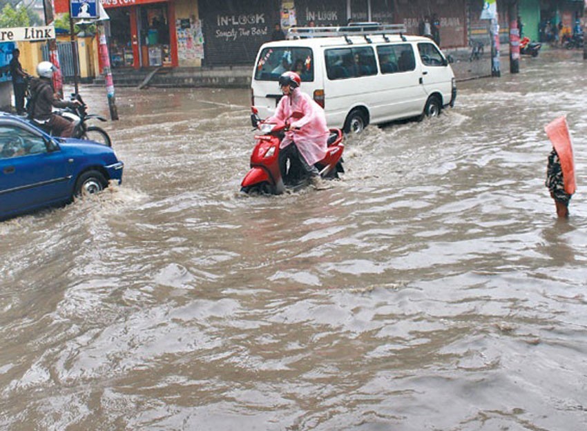 १० मिनेट पानी पर्दा काठमाडौंमा जाम !