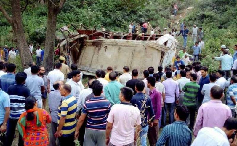 काश्मिरमा सवारी दुर्घटना, १९ यात्रुको मृत्यु, २७ घाइते