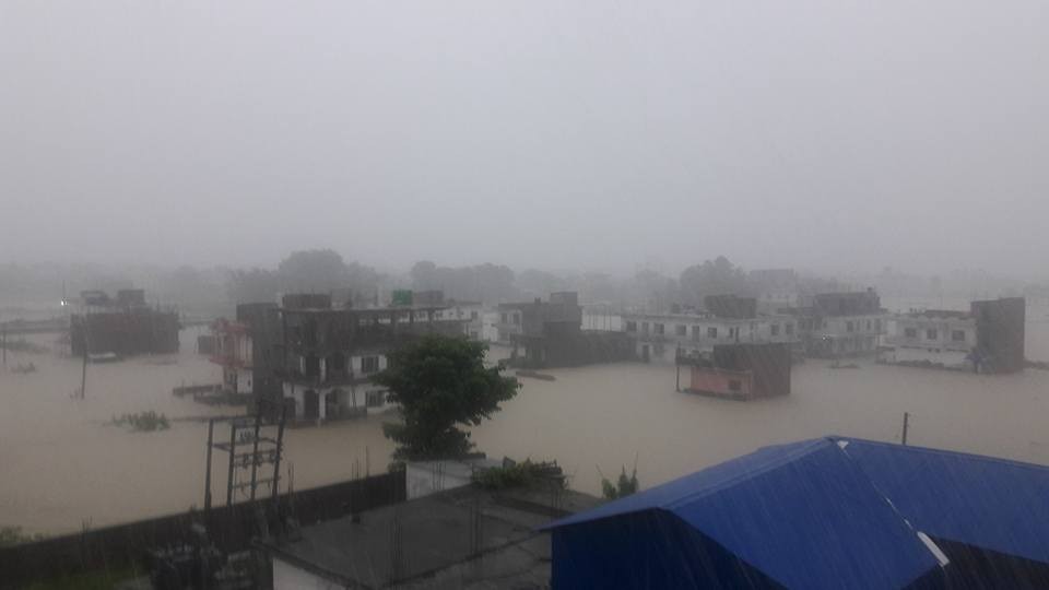 अविरल वर्षाले बबण्डर गरिसक्यो इटहरीमा,  ६ जनाको शव नै भेटियो