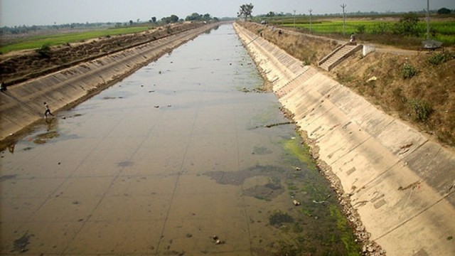 फलेवास नहर जीर्ण बन्दा सिँचाइमा समस्या