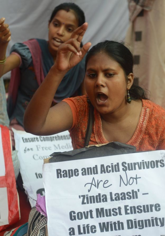 बलात्कारपीडित महिलामाथि उल्टै एसिड आक्रमण