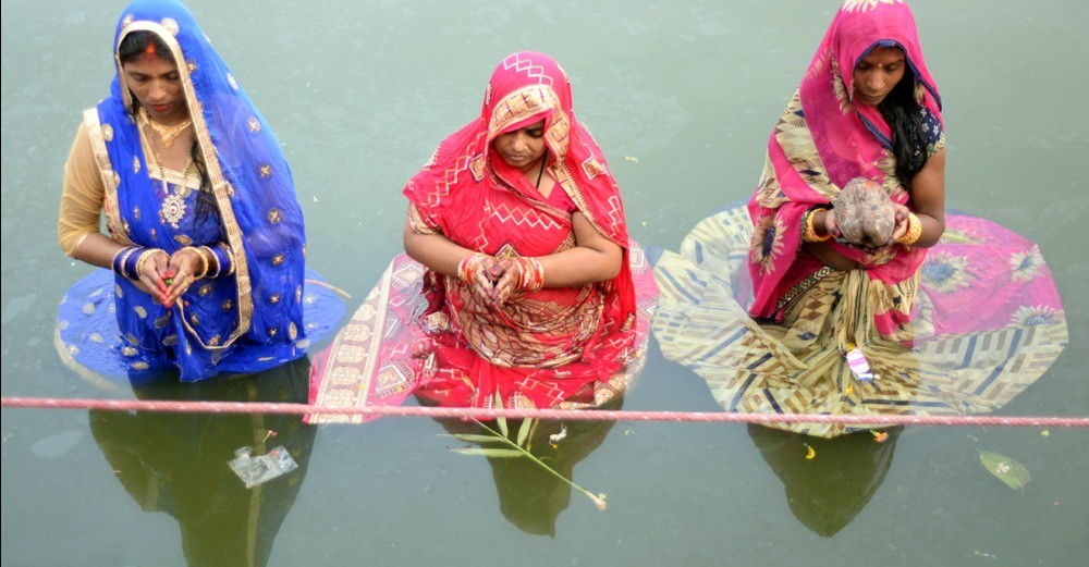 उदाउँदो सूर्यको पूजा गर्दै छठको समापन, आज सार्वजनिक विदा