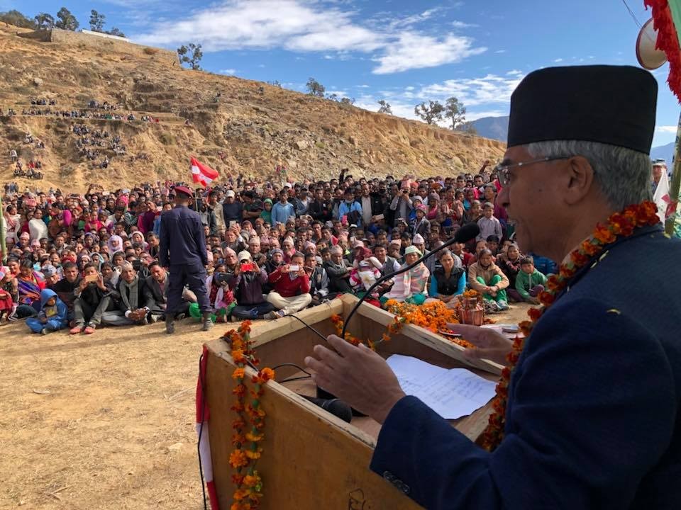 प्रधानमन्त्री शेरबहादुर देउवाको चुनावी सभालाई लक्षित गरी बम विष्फोट