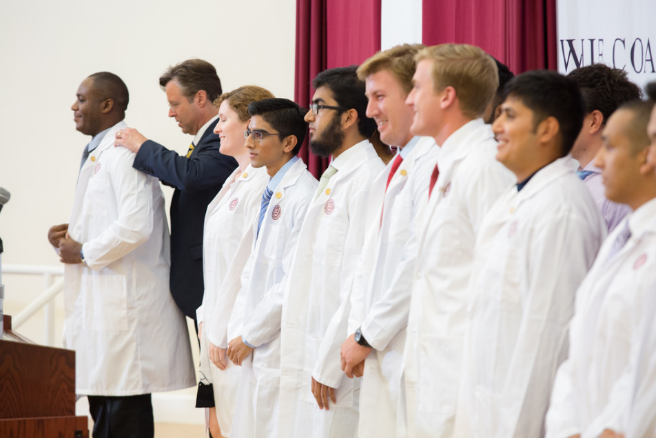 तलब बढी भएकाे भन्दै डाक्टरहरू विराेधमा