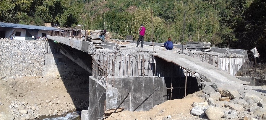 १५ महिना बित्दा पनि सुरू भएन पुलकाे काम