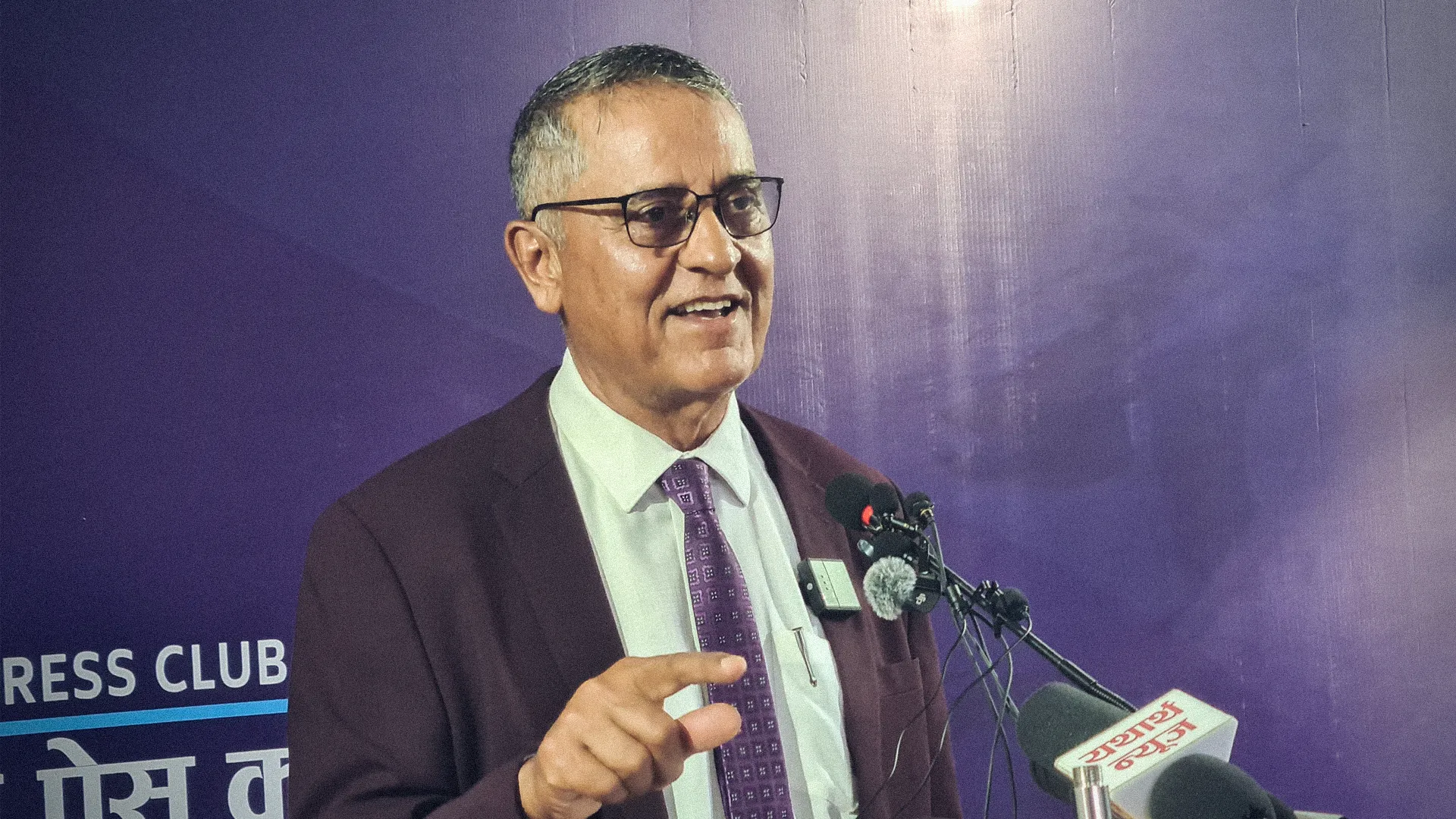 नेपाल: विशेषज्ञ ने सरकार को समय देने और कर व्यवस्था का किया समर्थन