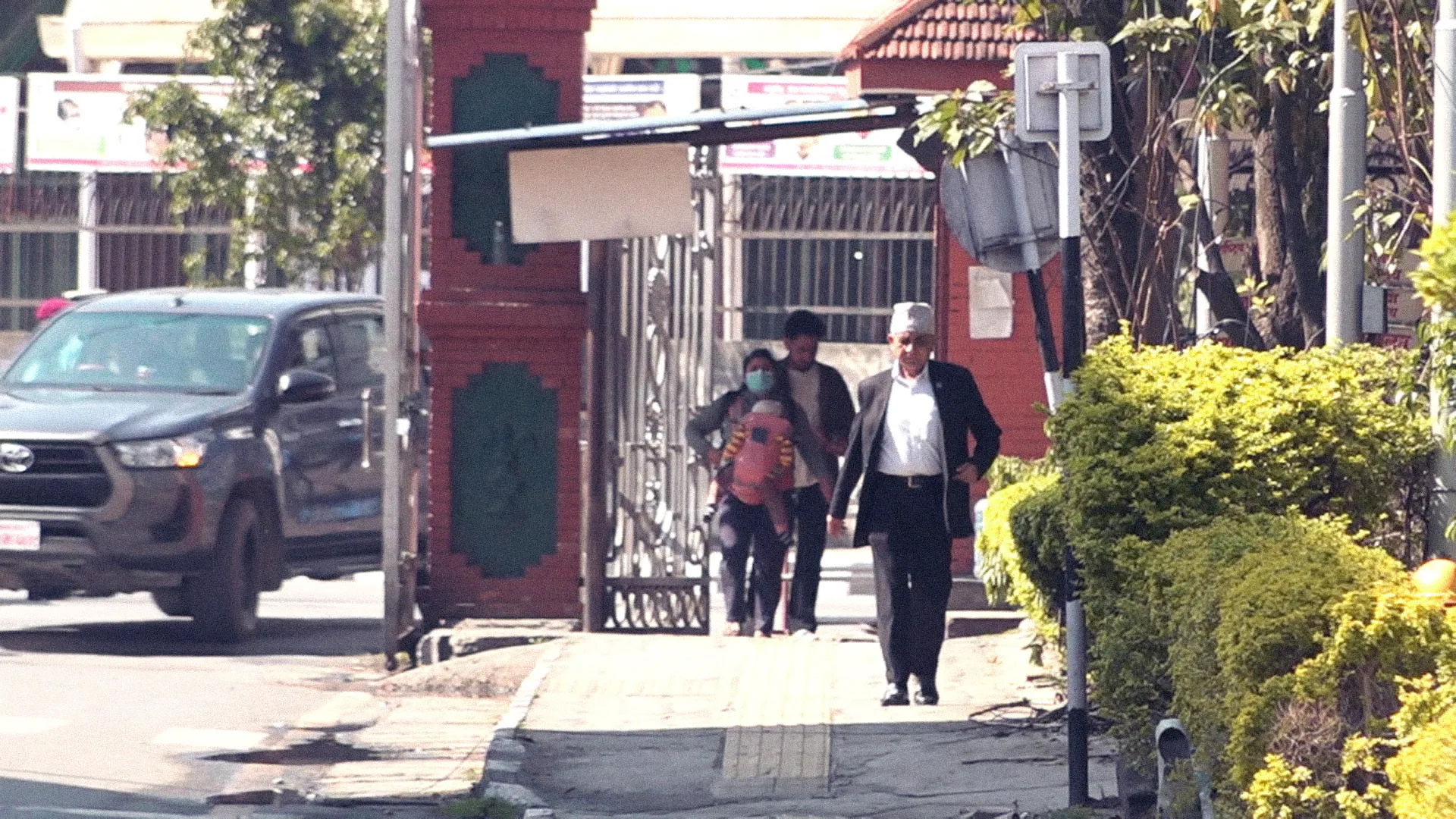 इन्धन संकट टार्न उच्चपदस्थ कर्मचारीको सरकारी सुविधामा व्यापक कटौती