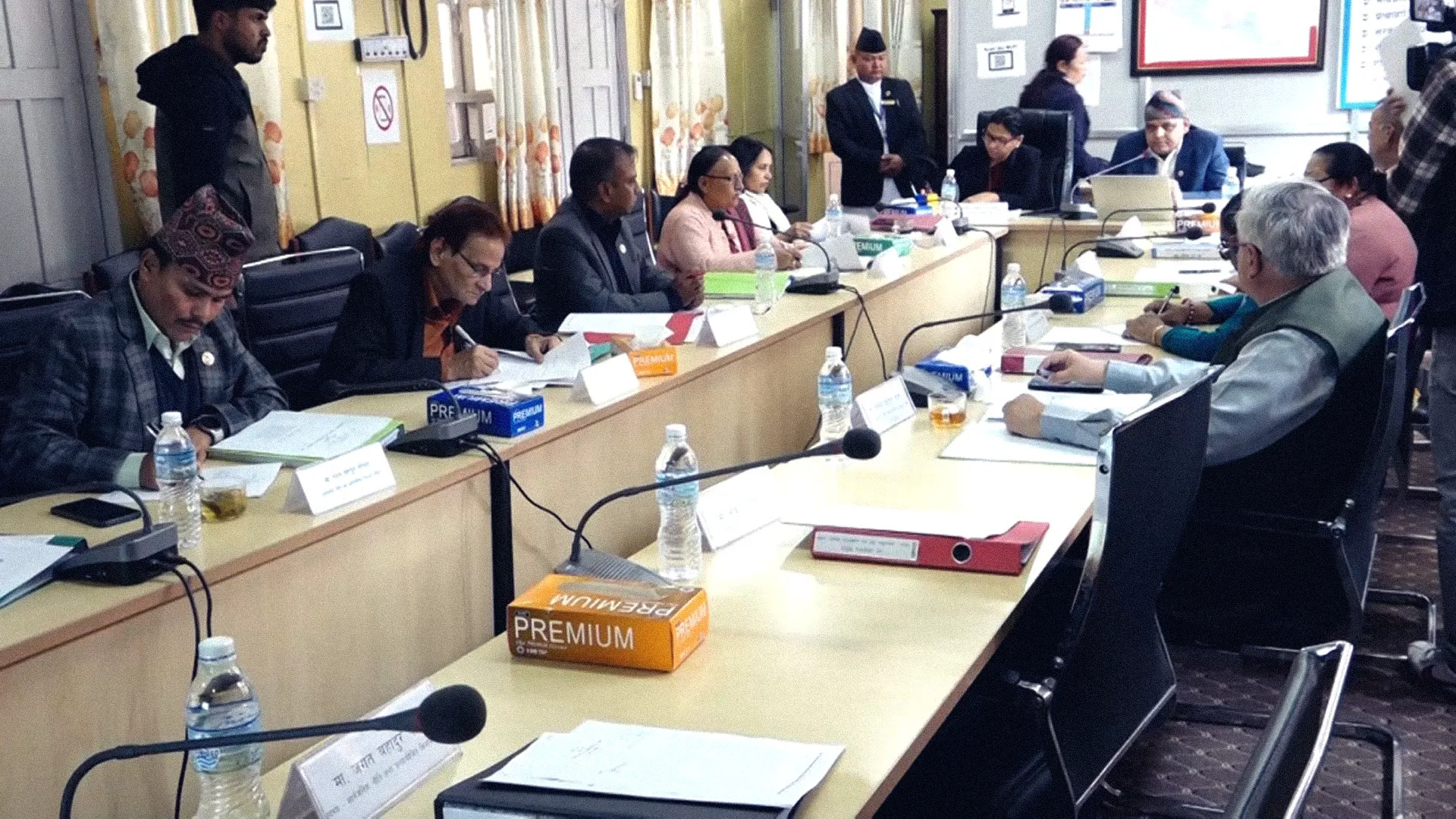 प्रधानमन्त्री र मन्त्रीहरूको सम्पत्तिको आयस्रोत खुलाउन विपक्षी दलको कडा माग