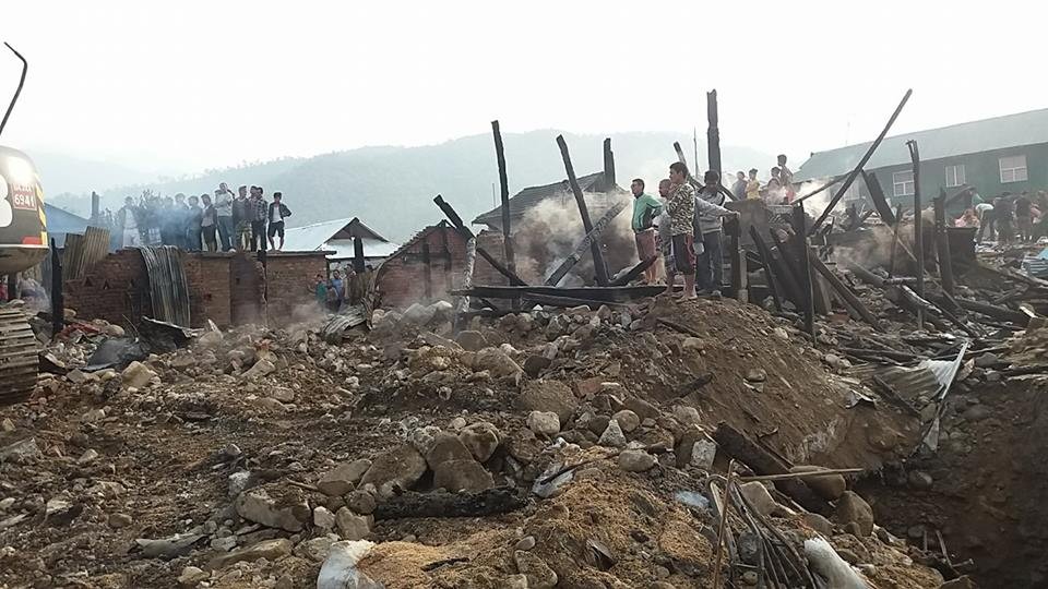 उदयपुरमा आगलागी हुँदा १ जनाकाे मृत्यु , १२ घर जल्दा ६ करोड क्षति