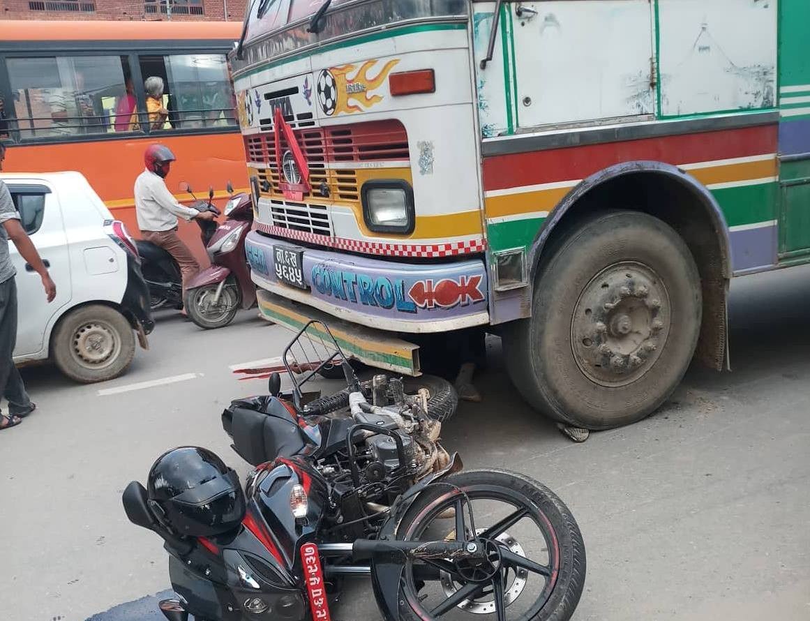 स्वयम्भूमा मोटरसाइकल दुर्घटना, एकको मृत्यु, एक घाइते