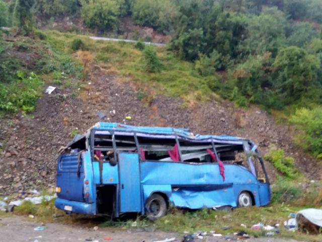  प्रधानमन्त्रीले राजीनामा दिन निर्देशन दिएपछि तीन मन्त्रीद्वारा राजीनामा