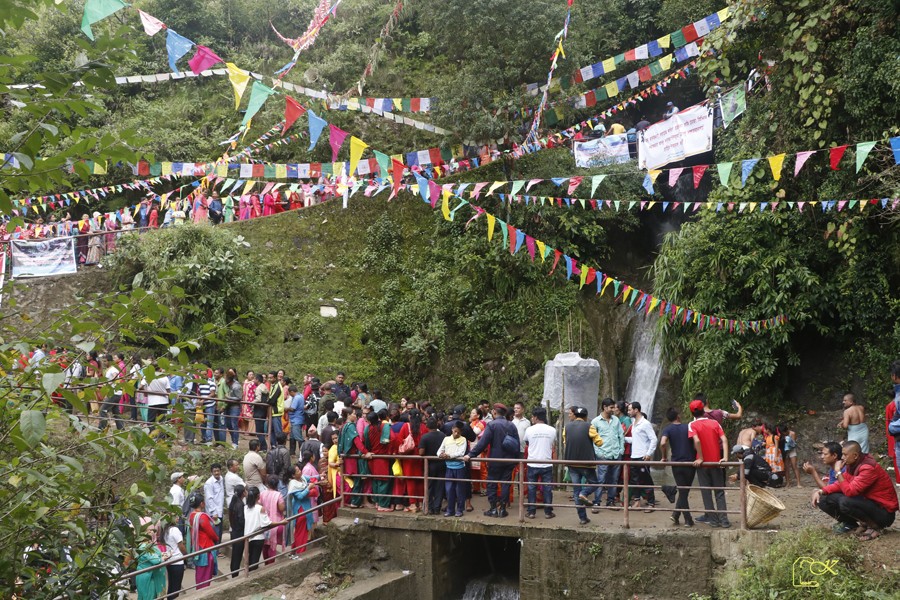 अाज कागेअष्टमी, कागेश्वरीमा बिहानैदेखि लाखौँ भक्तजनको भीड