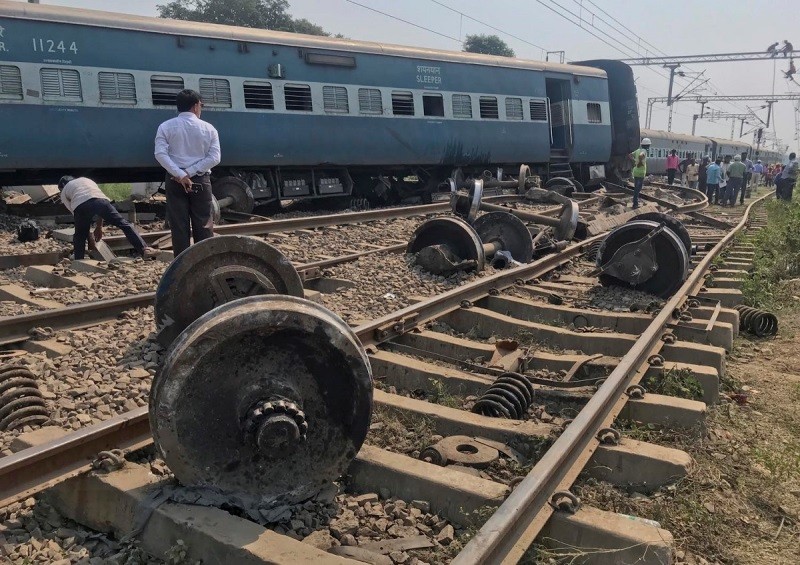 रेल दुर्घटनामा परी ६ जनाको मृत्यु