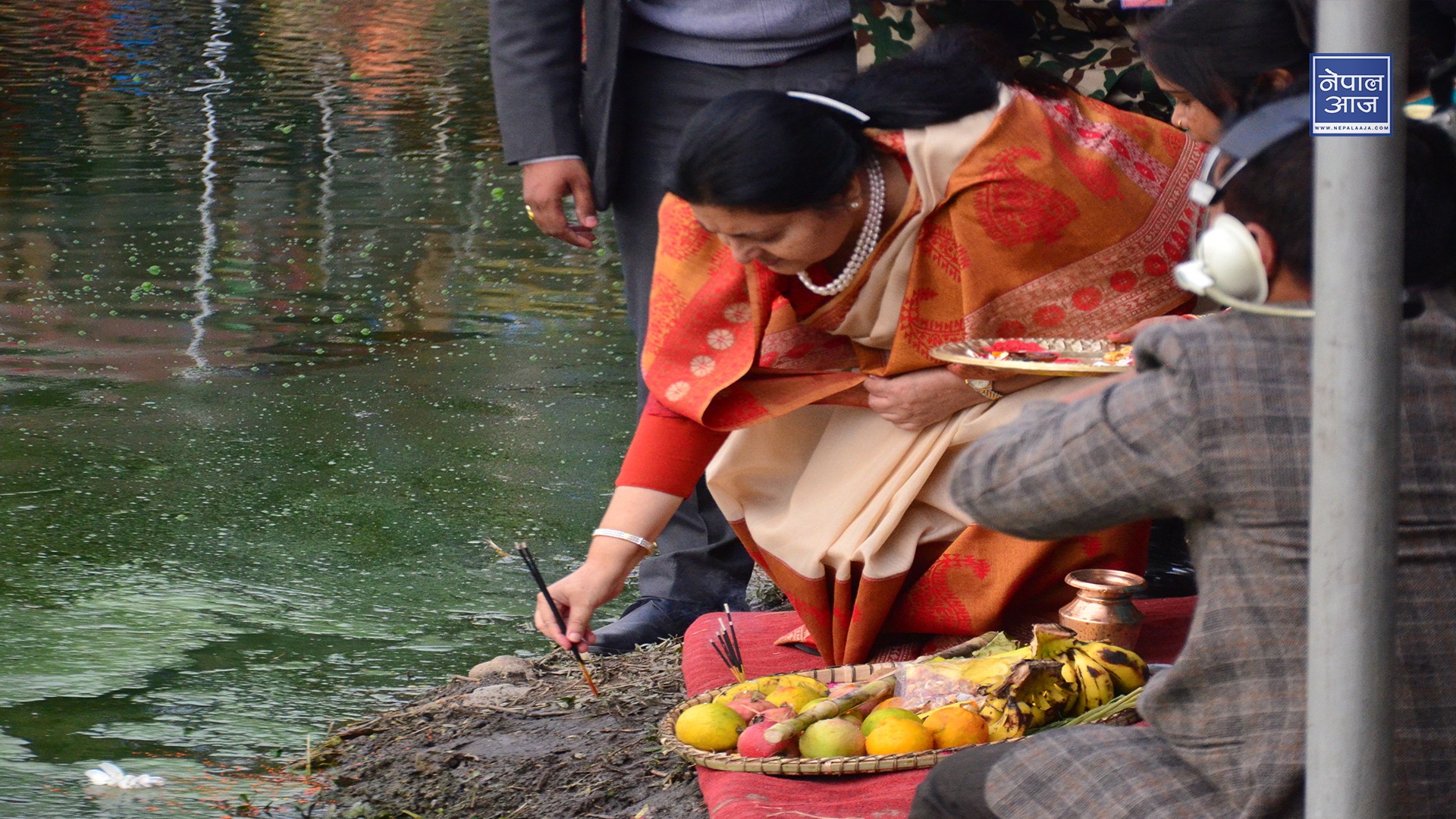 राष्ट्रपतिले मनाइन् छठ (फोटोफिचर)