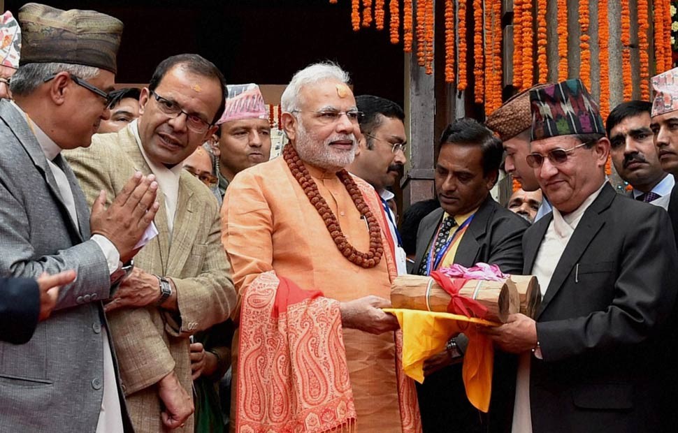 मोदीले दिएको चन्दन पशुपतिमा चढाइने