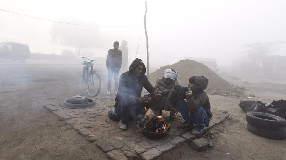 तराई मधेसमा शीतलहरको ‘कहर’, दिउँसो पनि घाम देखिन छोड्यो