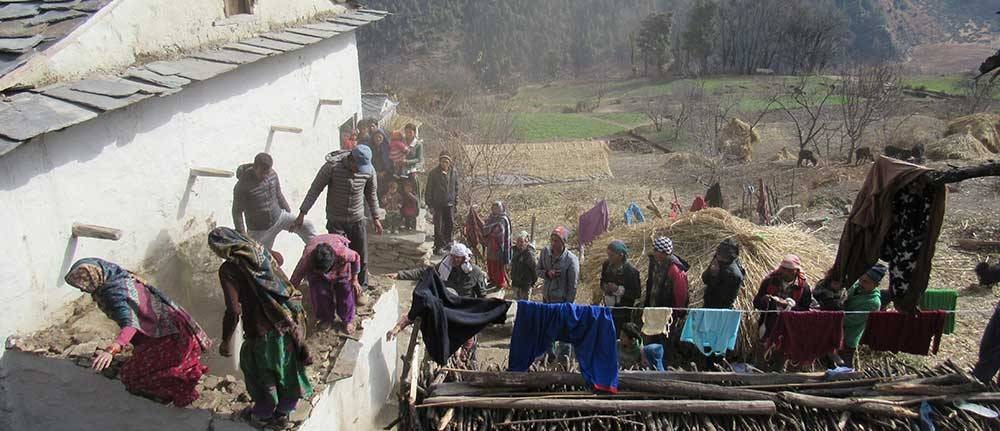 आमा-छोराको ज्यान लिने ‘छाउगोठ’ भत्काइयो