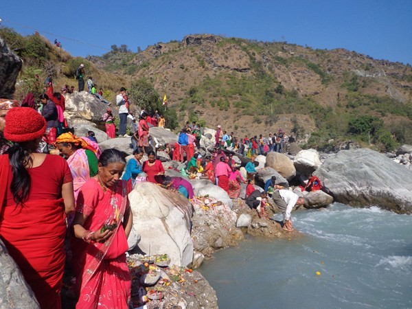 कालीगण्डकीमा भक्तजनको घुइँचो