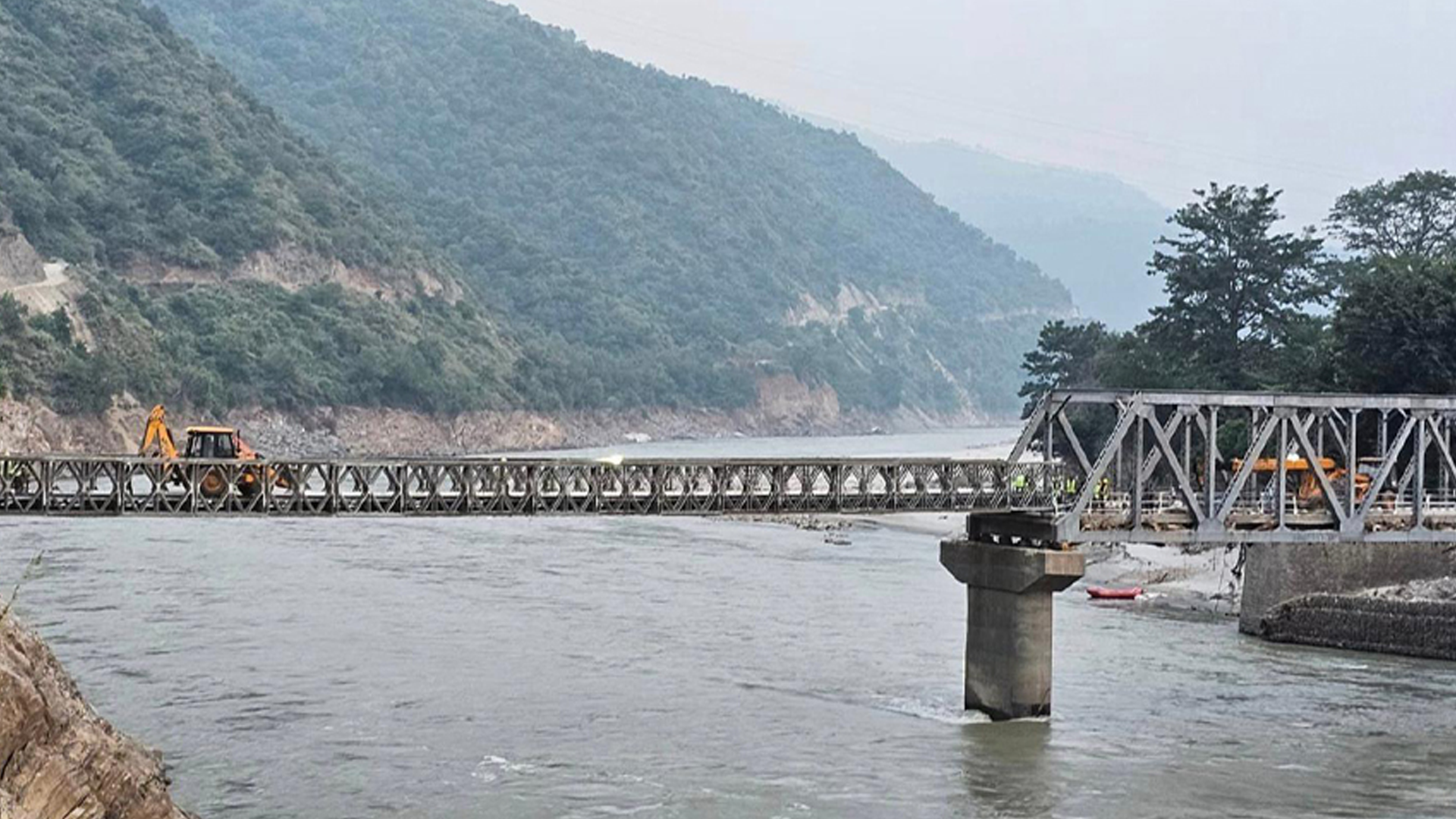 खुर्कोटको बेलीब्रिज मर्मत सुरु,नेपाली सेनाको प्राविधिक टोली सक्रिय