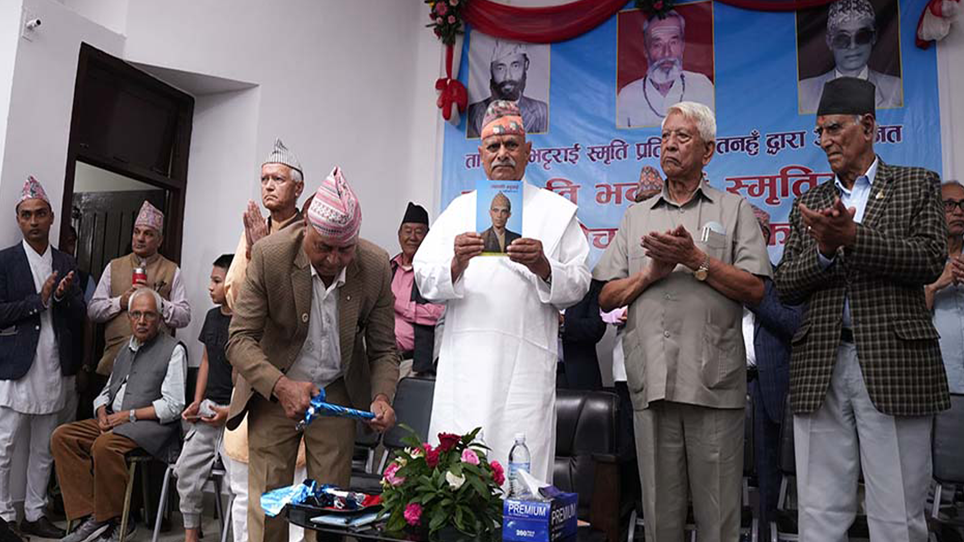 राजनीतिक विकृतिमाथि प्रहार : पूर्व राष्ट्रपति यादवको शिक्षामा निष्ठाको जोड