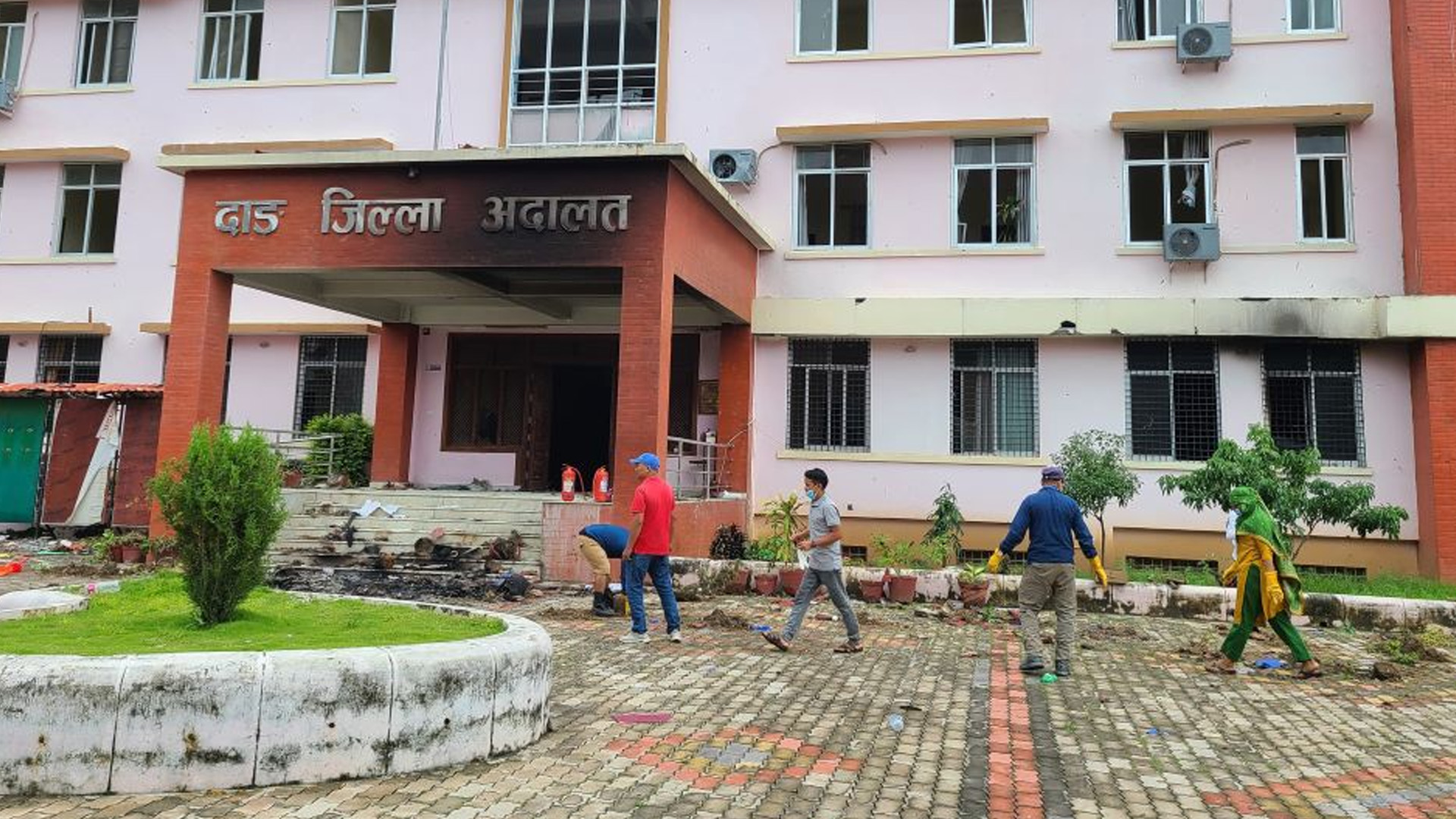जेनजी आन्दोलनपछि दाङमा क्षतिको विवरण: आठ कार्यालयका सम्पूर्ण कागजात नष्ट!