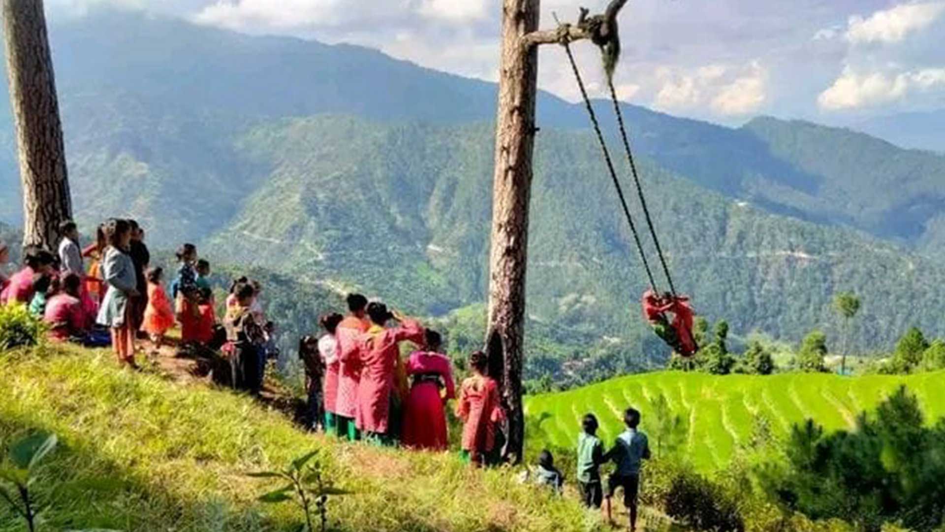 दशैँ–तिहारमा अब पिङ हराउँदै! नयाँ पुस्ताले बिर्सिँदै पुरानो रमाइलो संस्कार