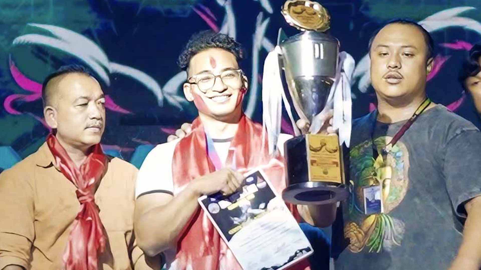पोखरामा आयोजित आर्म रेस्लिङमा रोमन महर्जन ओभरअल च्याम्पियन, एक लाख नगदसहित सम्मानित