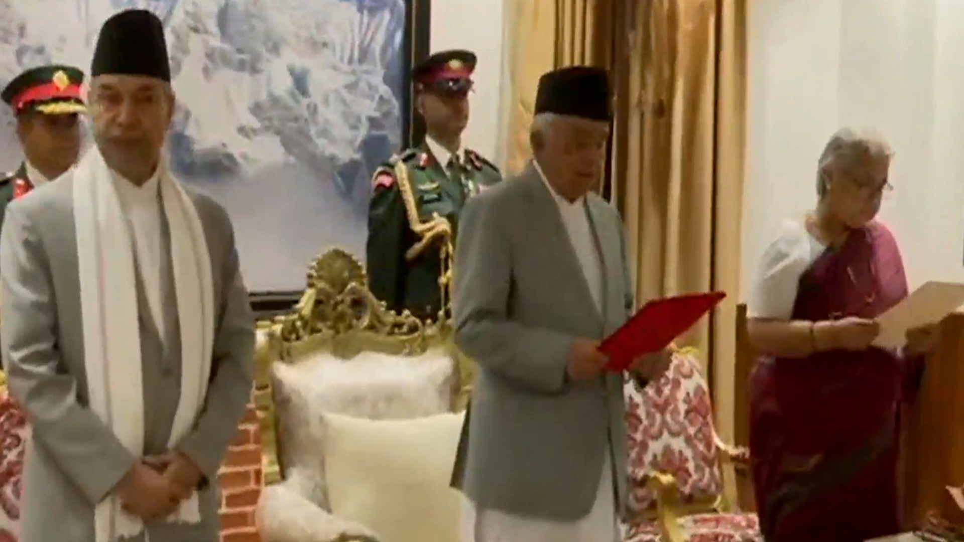नेपालको पहिलो महिला प्रधानमन्त्री सुशीला कार्कीले शीतल निवासमा शपथ ग्रहण