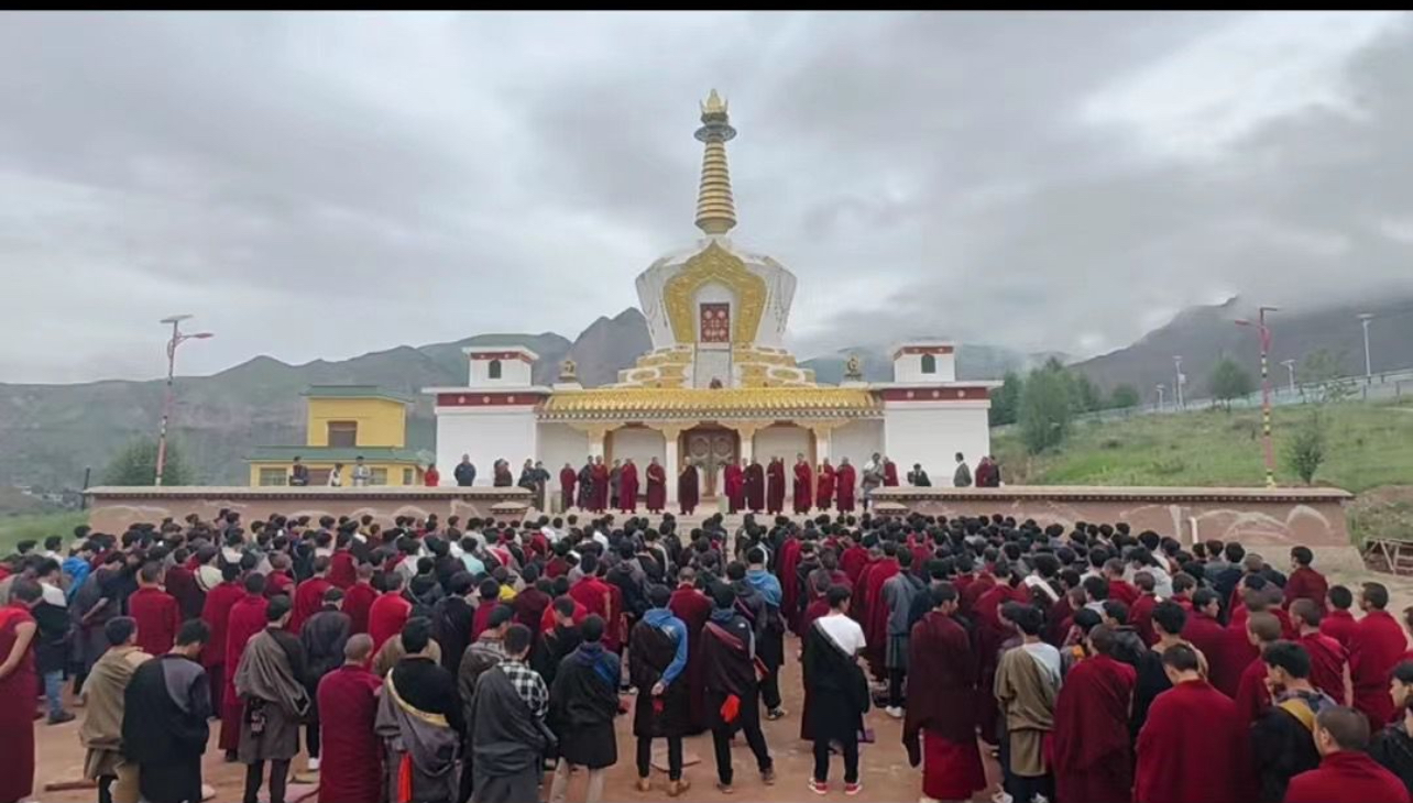 China Shuts Down Prestigious Tibetan School, Posing a Grave Threat to Cultural Preservation