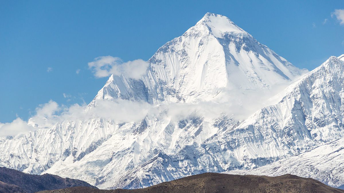 Tragedy on Dhaulagiri: Five Russian Climbers Fall to Death Amid Alarming Warnings from Fellow Mountaineers