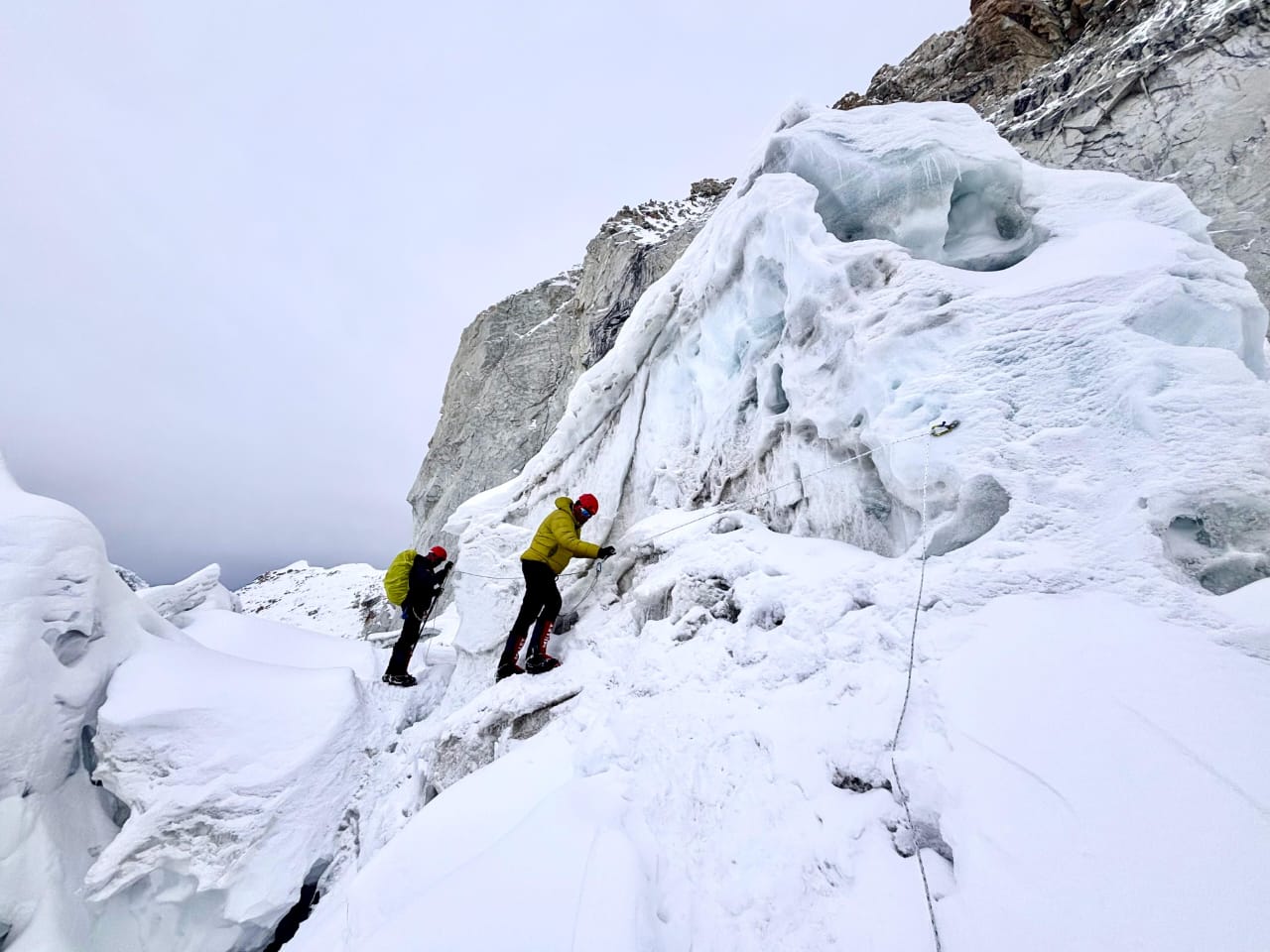 A Triumph of Altitude and Alliance: Indian and Nepali Armies Scale Kanchenjunga Together