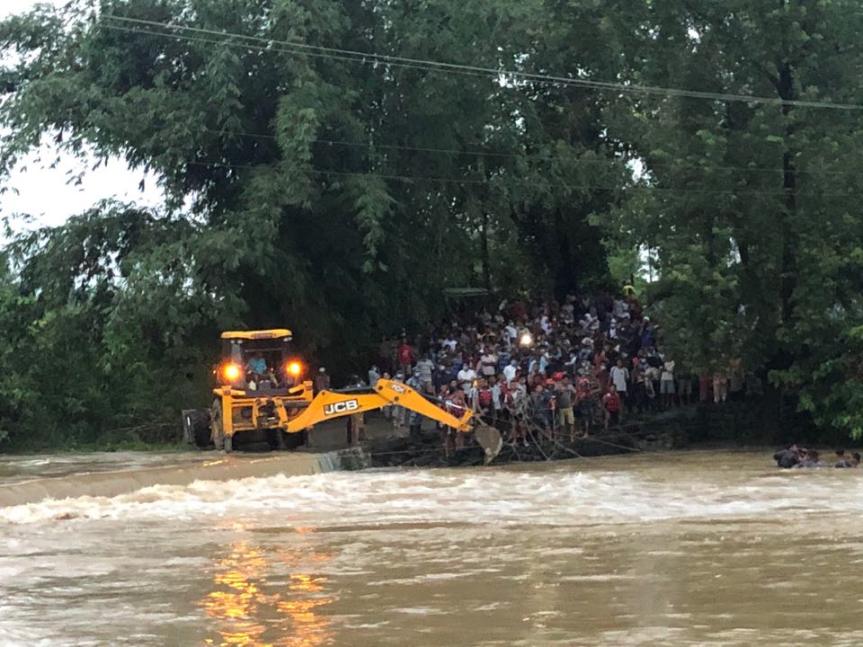 विद्युत कार्यालयको गाडि वाढिले वगाउँदा १ जनाको मृत्यु, दुई जना वेपत्ता