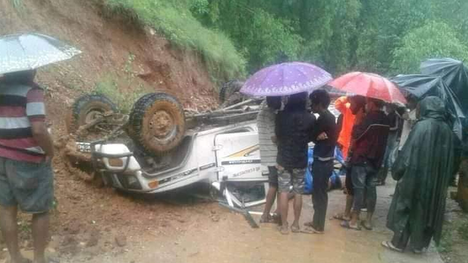 स्याङ्जाको भीरकोटमा जीप दुर्घटना हुँदा १ जनाको मृत्यु  ६ जना घाइते