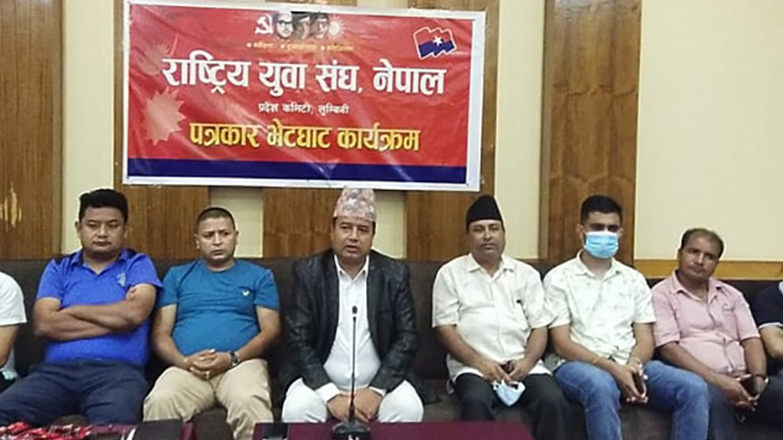 महेश वस्नेतको दावी– प्रचण्डले अन्तिम क्षणमा रुने मान्छे पनि पाउँदैनन