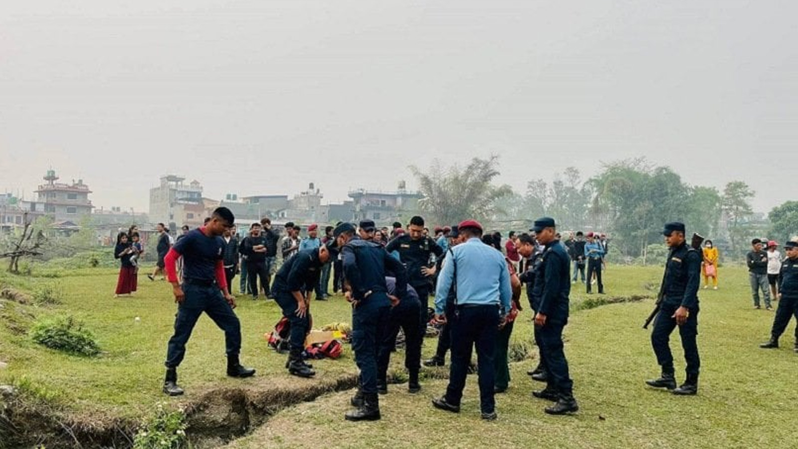 साथीसँग खेल्न जाँदै गरेका बालक सेती खोंचमा खसे, प्रहरी खोचमा छिर्नै सकेन